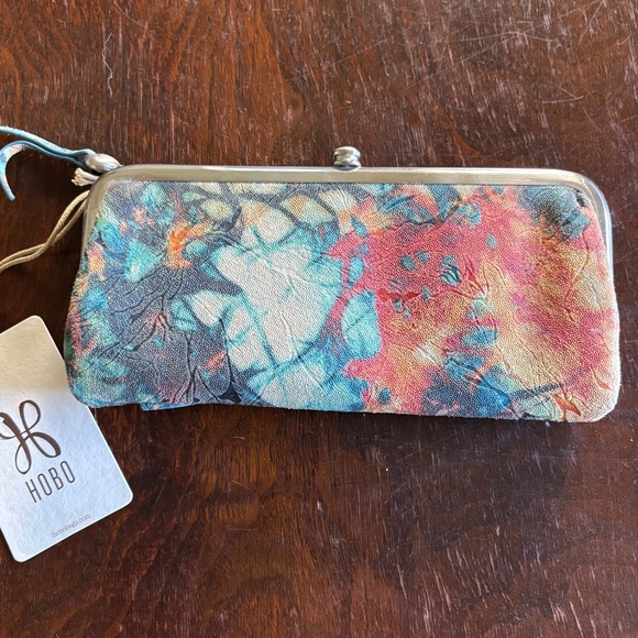 HOBO INTERNATIONAL SUMMERTIME ABSTRACT WALLET - NWT - Picture 1 of 15